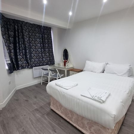 Brand New Studios In Harrow Exterior photo