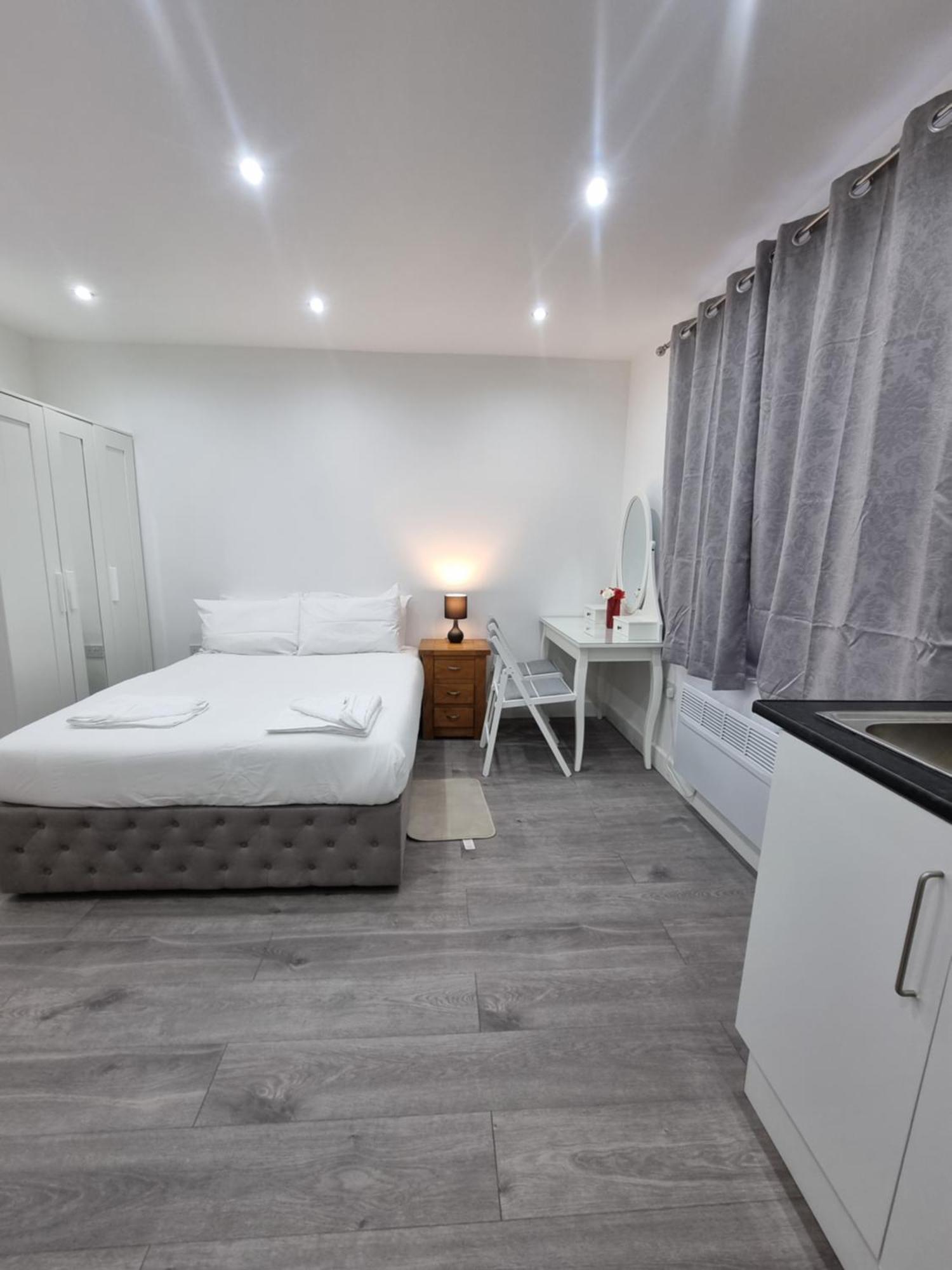 Brand New Studios In Harrow Exterior photo