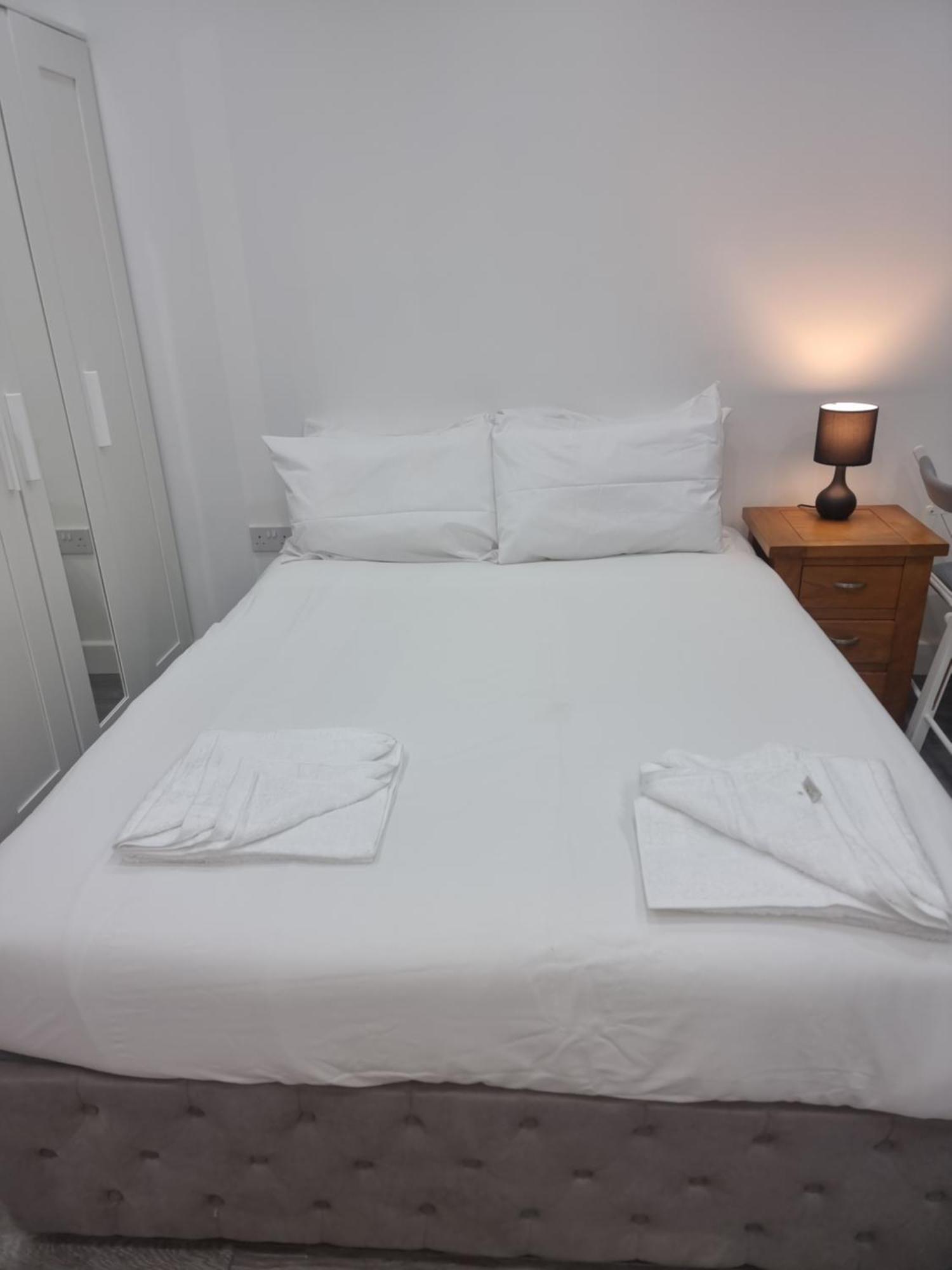 Brand New Studios In Harrow Exterior photo