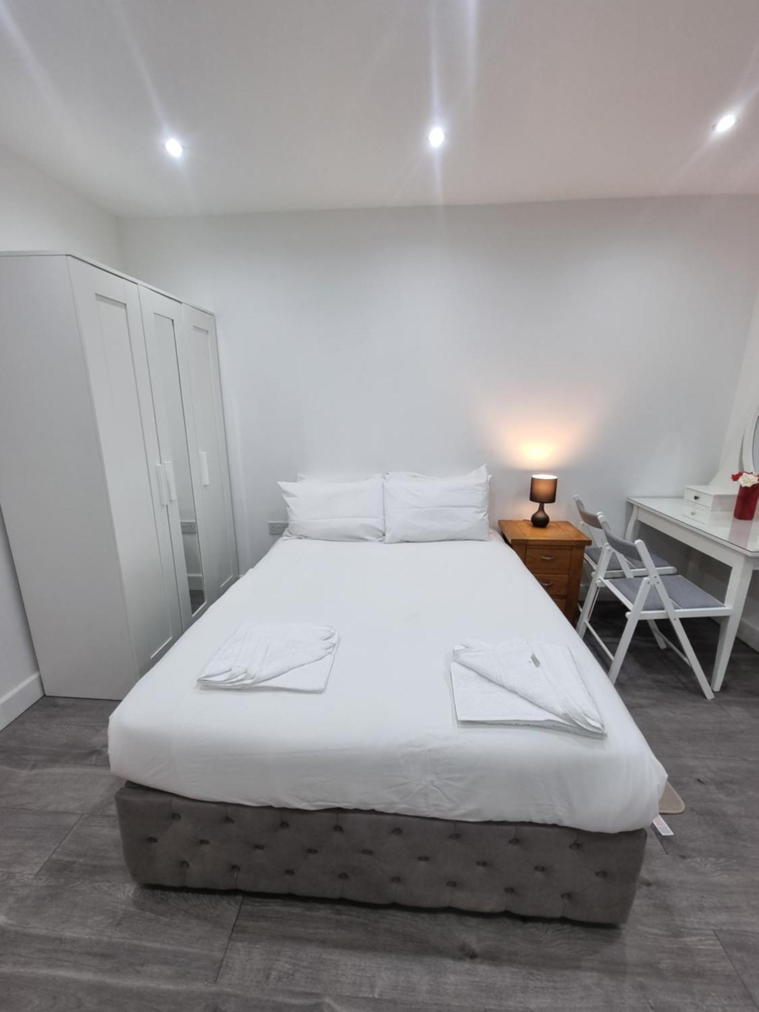 Brand New Studios In Harrow Exterior photo