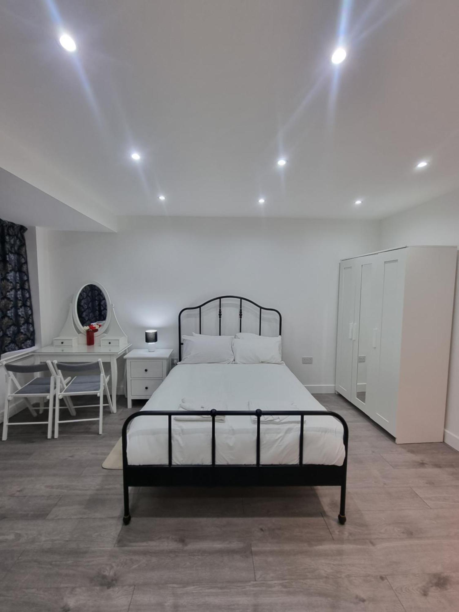Brand New Studios In Harrow Exterior photo