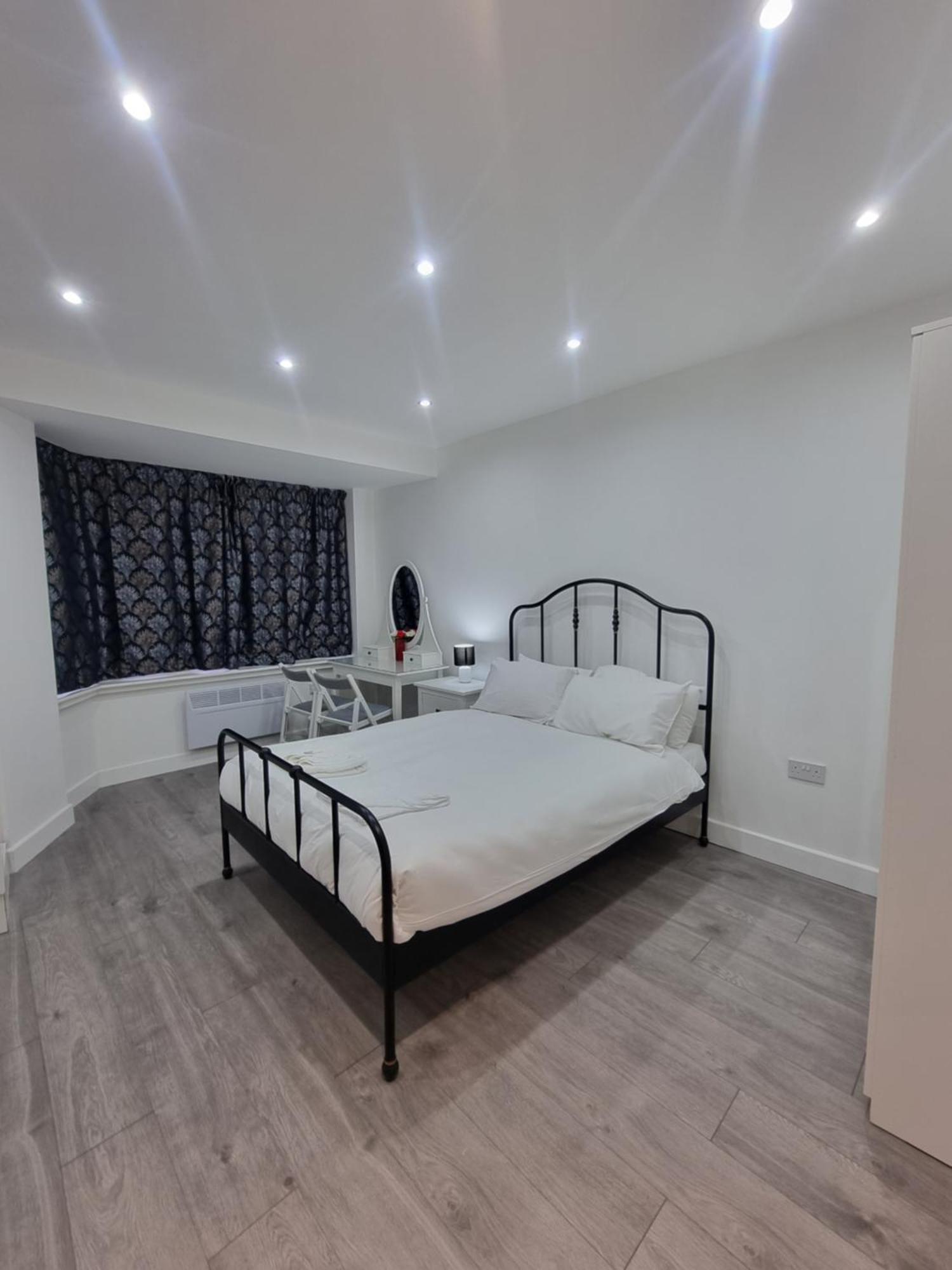 Brand New Studios In Harrow Exterior photo