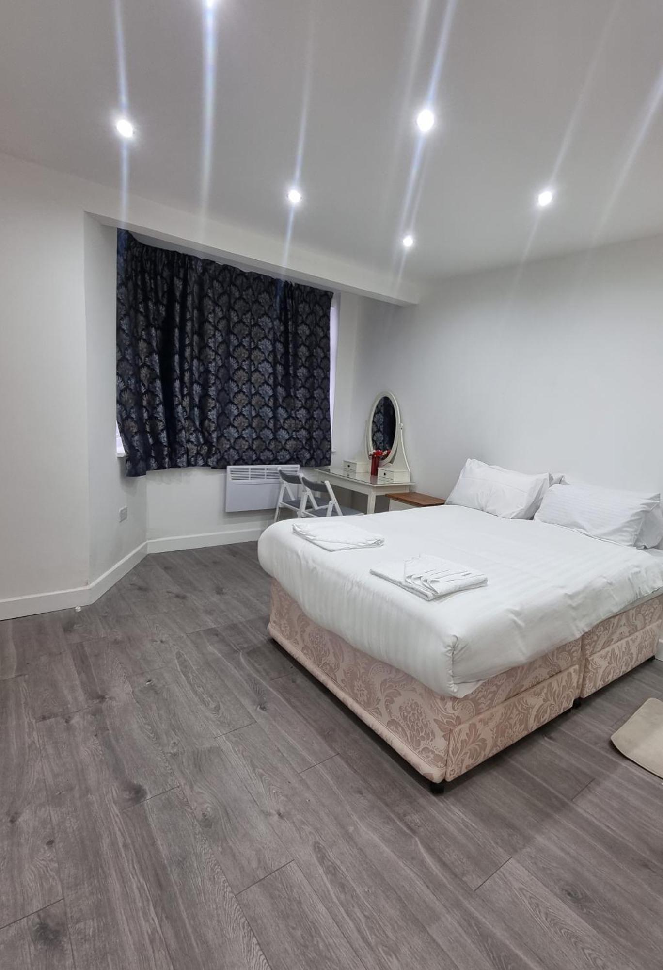 Brand New Studios In Harrow Exterior photo