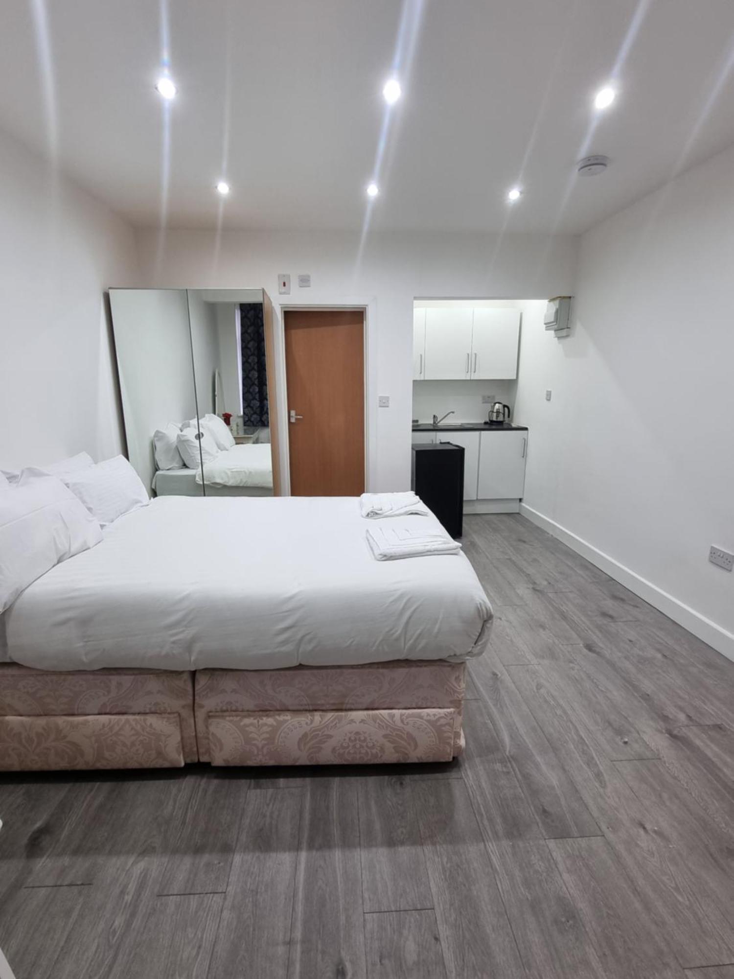 Brand New Studios In Harrow Exterior photo