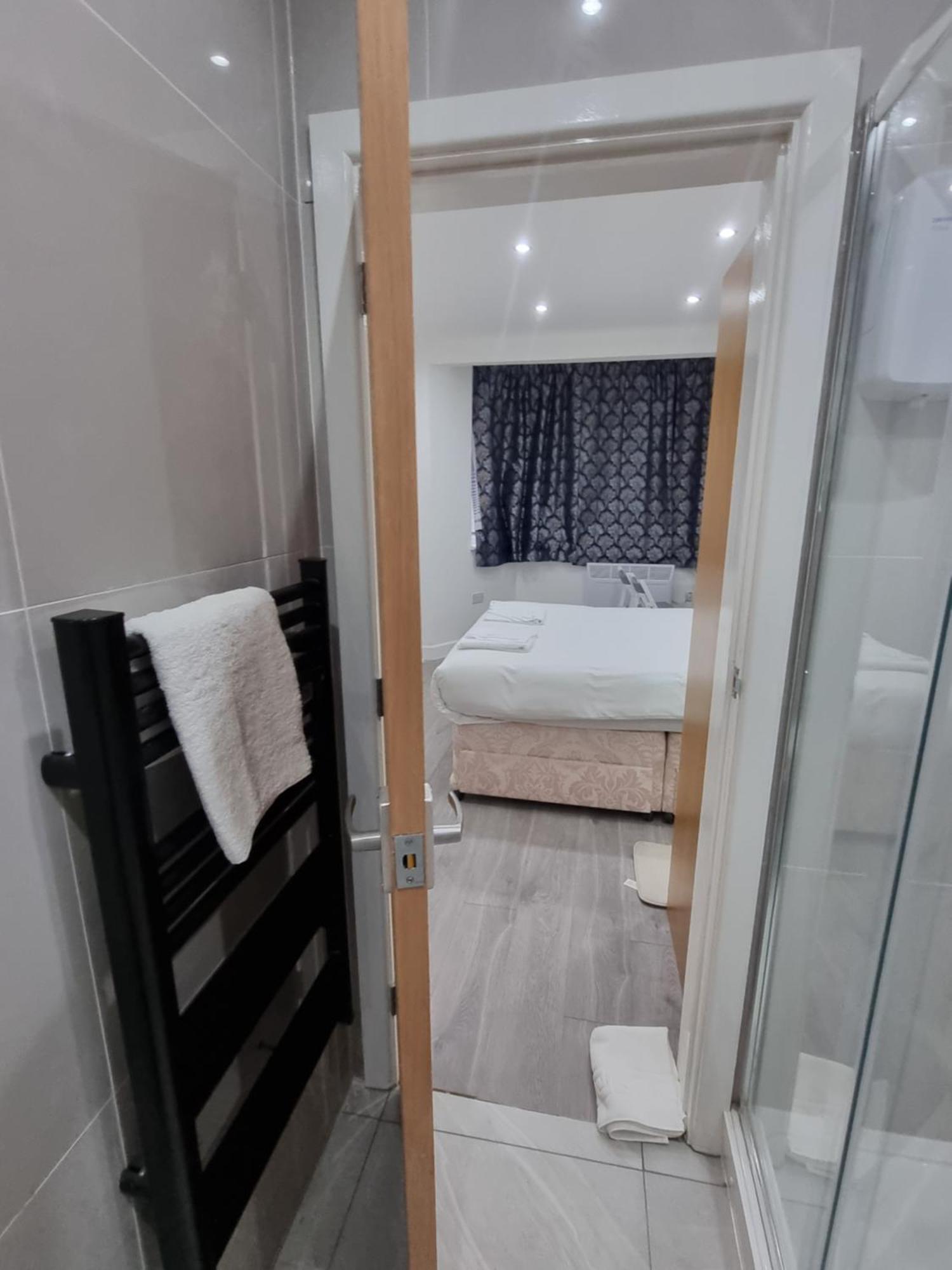 Brand New Studios In Harrow Exterior photo