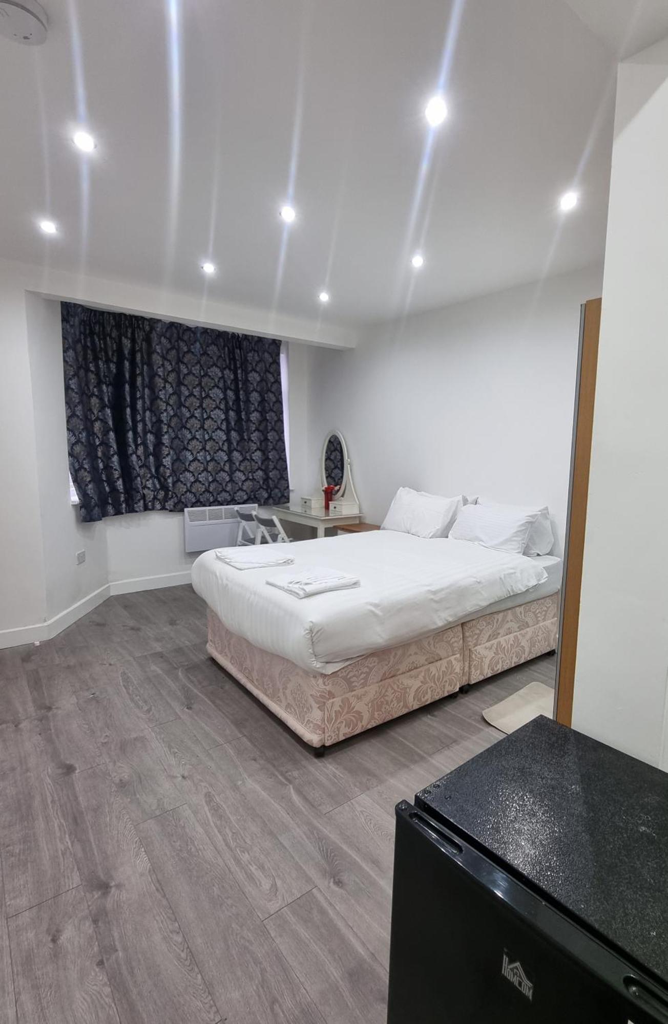 Brand New Studios In Harrow Exterior photo