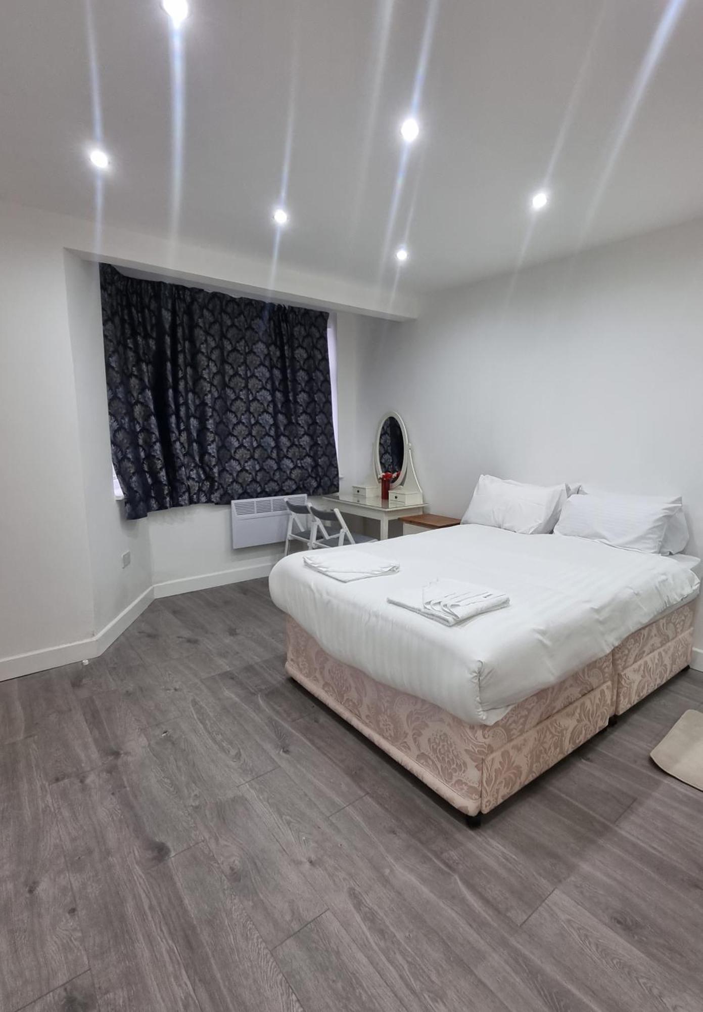 Brand New Studios In Harrow Exterior photo